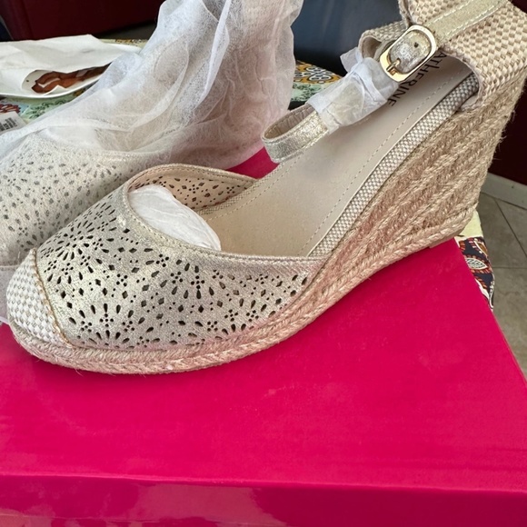 Shoes - Picture 1 of 6